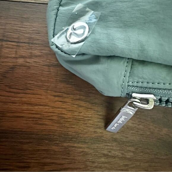 Lululemon Everywhere Belt Bag 2L Crater Blue NEW casual travel Fanny pack - Picture 7 of 8